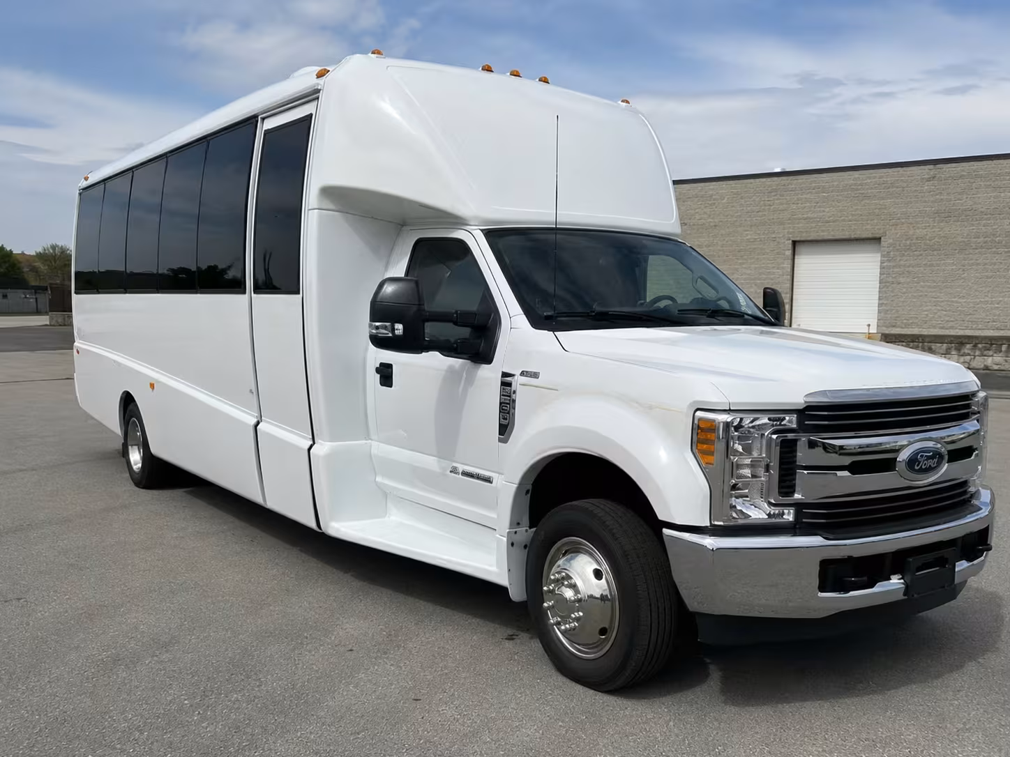 18 passenger minibus